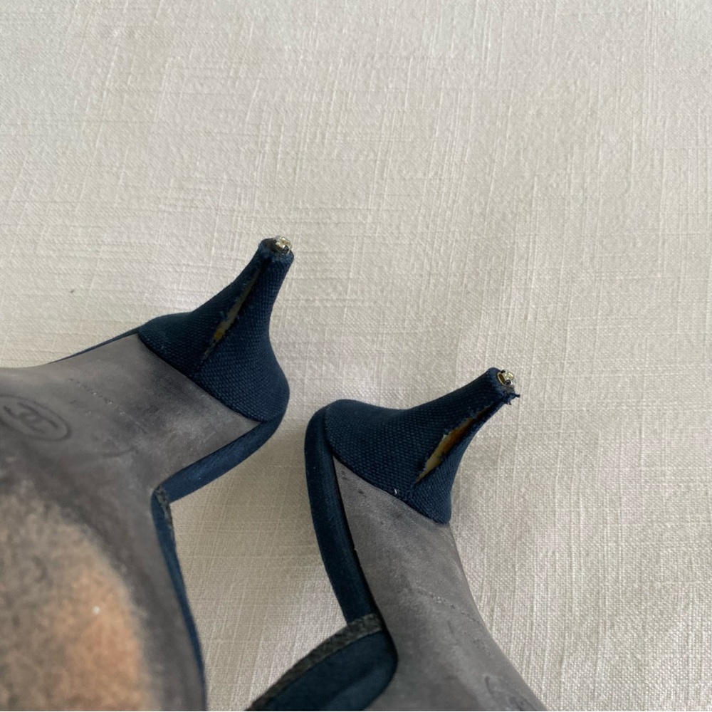 CHANEL Navy Blue Heels with Black Accents - Picture 11 of 15